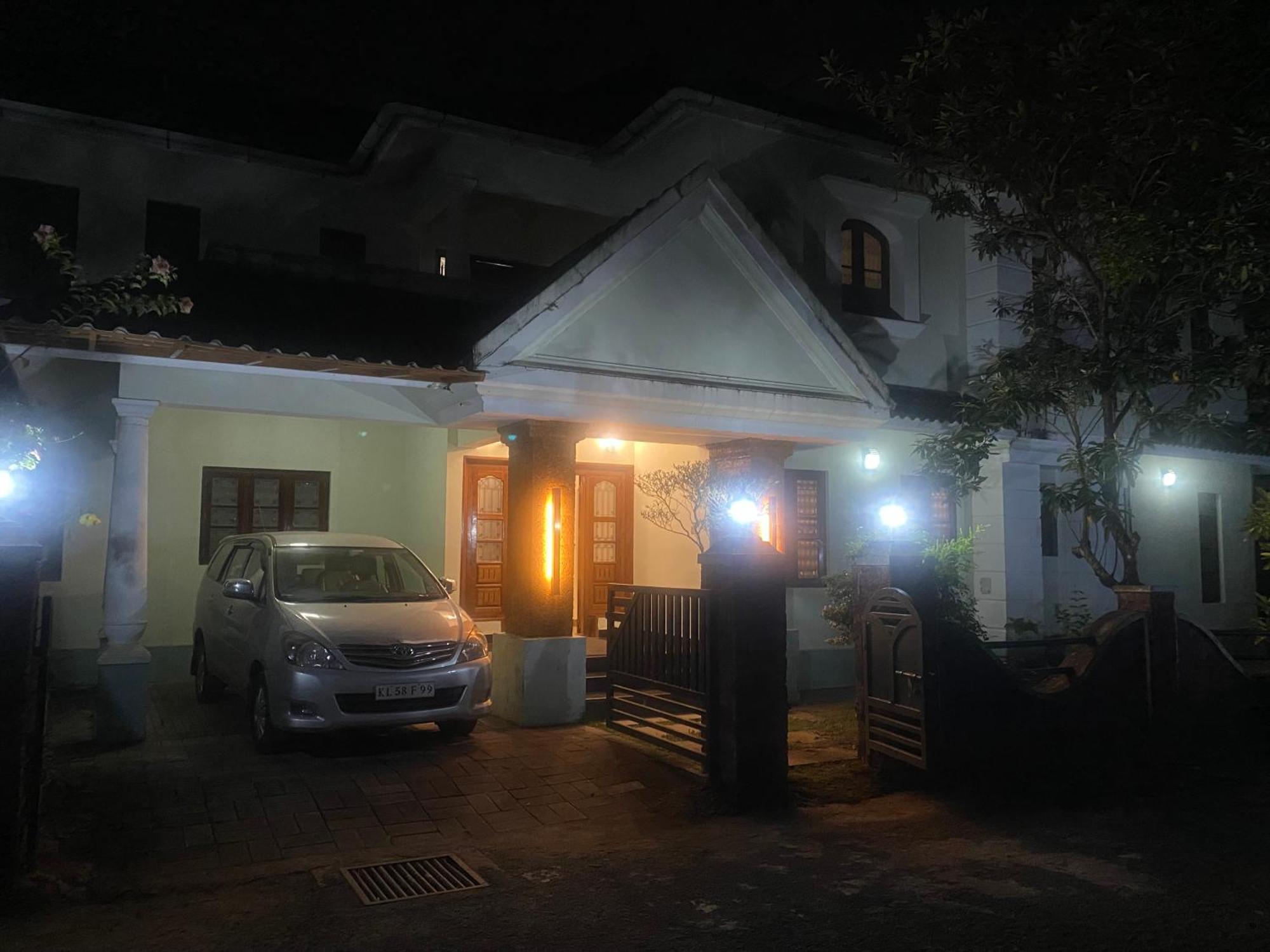 "Radhas" 4Br Villa In Gated Spring Field Community, Kannur Esterno foto
